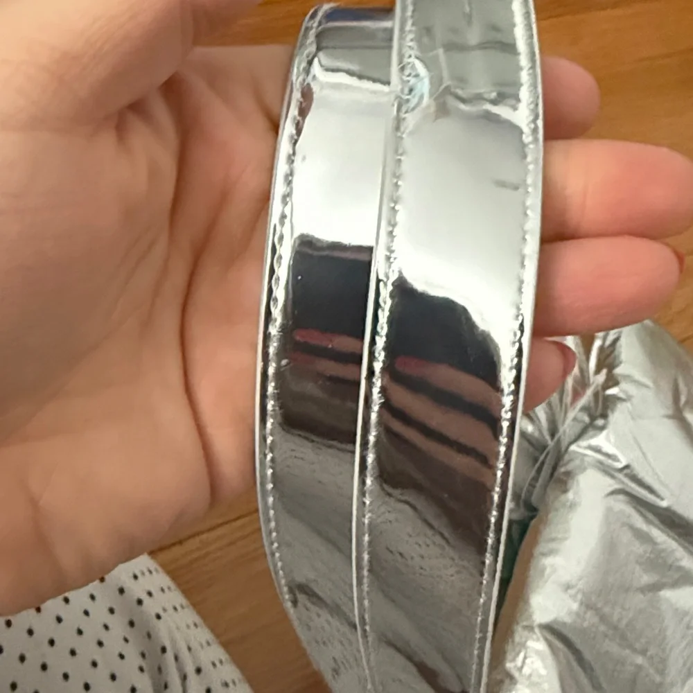 Clinique limited-edition Tote NWT - Picture 5 of 6